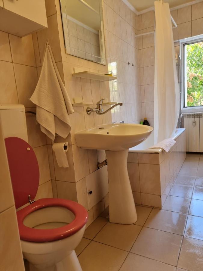 Апартаменты Charming And Intimate Getaway In Bucharest - Near Unirii Square Экстерьер фото