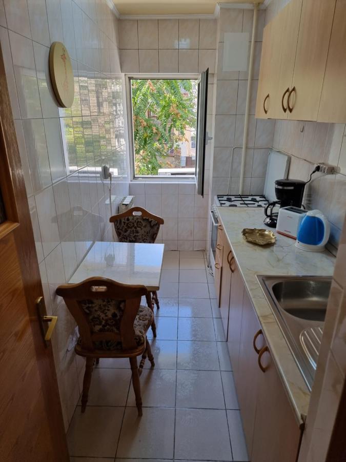 Апартаменты Charming And Intimate Getaway In Bucharest - Near Unirii Square Экстерьер фото